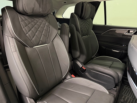 Hongqi E-HS9 28 of 29