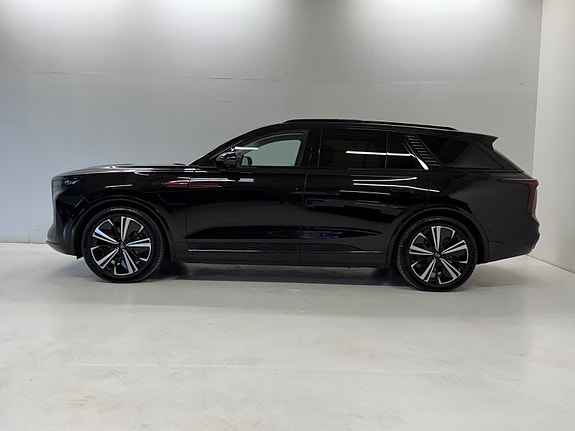 Hongqi E-HS9 10 of 29