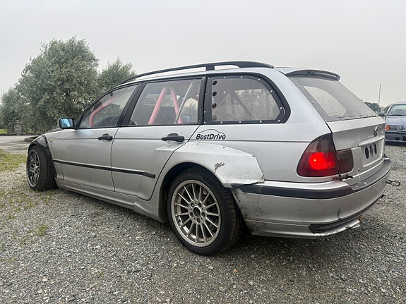 BMW 316i 3 of 22