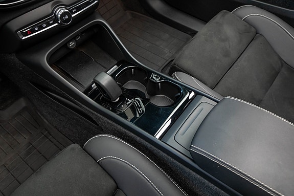 Volvo XC40 21 of 30