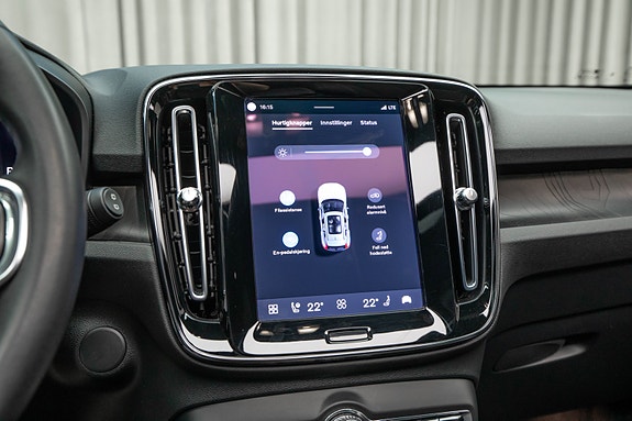 Volvo XC40 20 of 30