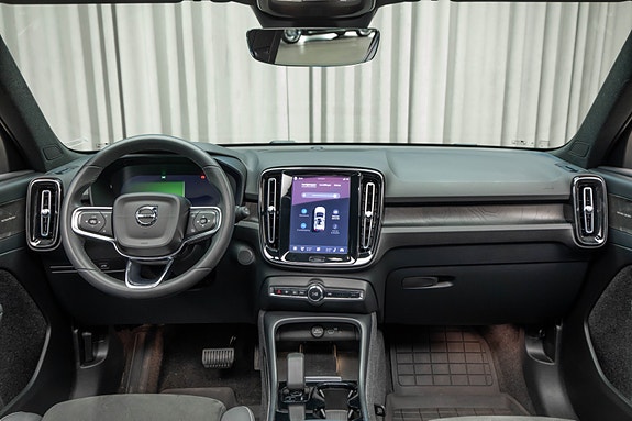 Volvo XC40 13 of 30