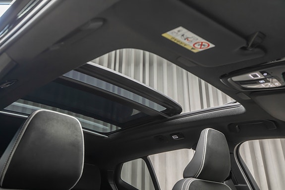 Volvo XC40 15 of 30
