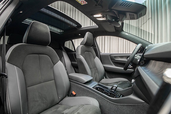 Volvo XC40 9 of 30