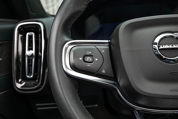 Volvo XC40 23 of 30