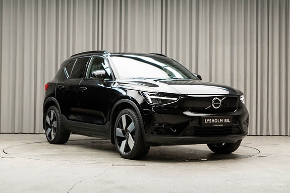Volvo XC40 3 of 30