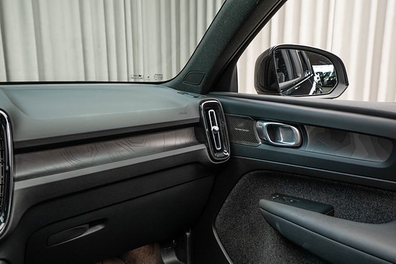 Volvo XC40 28 of 30