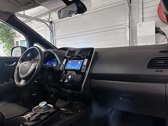Nissan Leaf 10 of 30