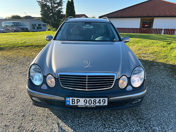 Mercedes-Benz E240 2 of 21