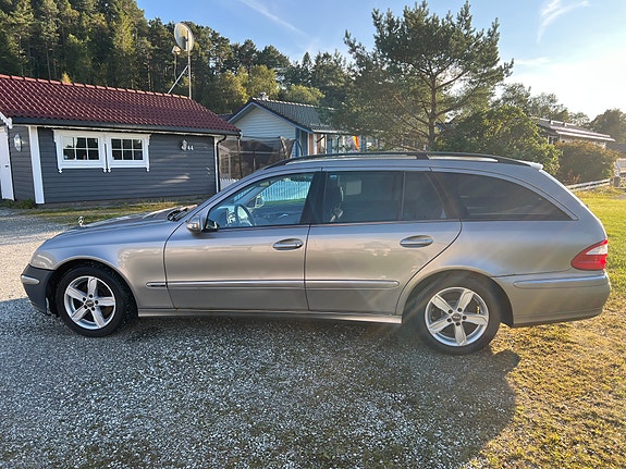 Mercedes-Benz E240 8 of 21