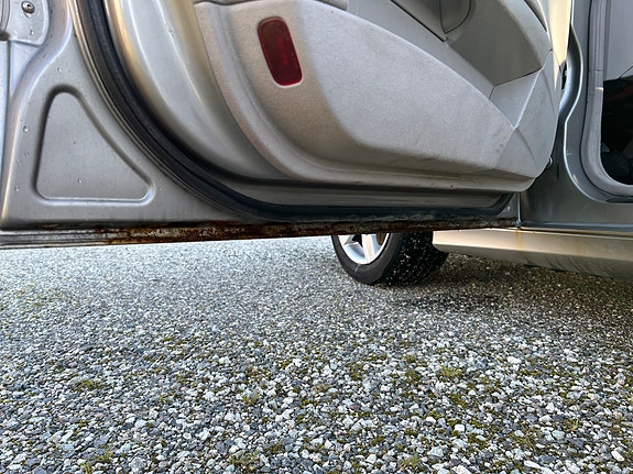 Mercedes-Benz E240 20 of 21