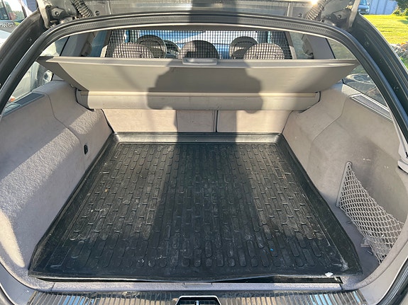 Mercedes-Benz E240 13 of 21