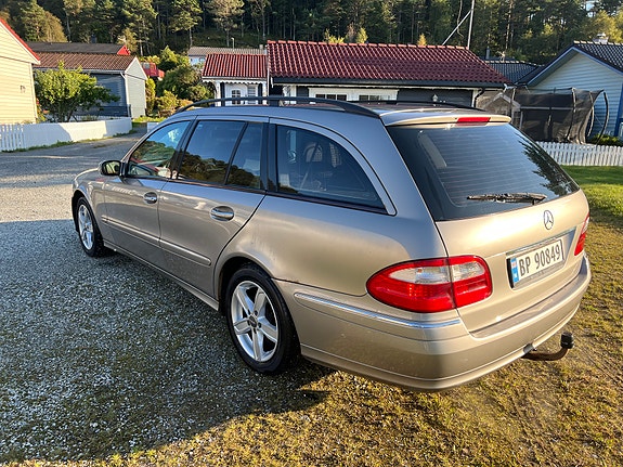 Mercedes-Benz E240 7 of 21