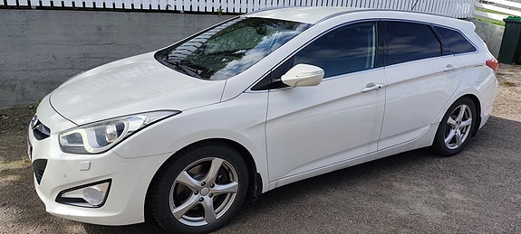 Hyundai i40 2 of 30