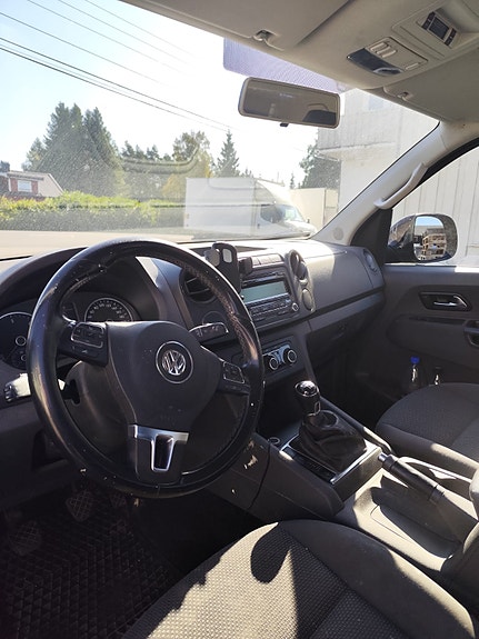 Volkswagen Amarok 8 of 12