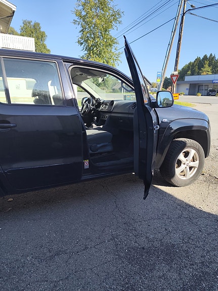 Volkswagen Amarok 6 of 12