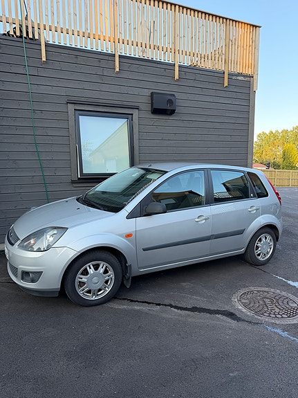 Ford Fiesta 4 of 28