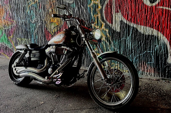 Harley-Davidson DYNA WIDE GLIDE 2 of 9