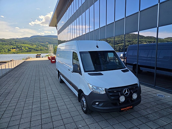Mercedes-Benz Sprinter 516 4 of 24