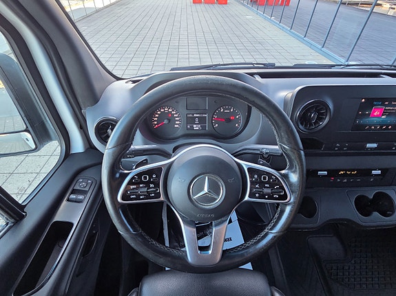Mercedes-Benz Sprinter 516 18 of 24