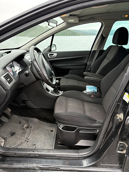 Peugeot 307 SW 7 of 10