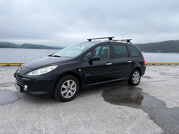 Peugeot 307 SW 2 of 10