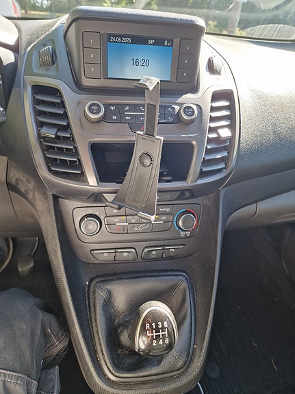Ford Transit Connect 9 of 13