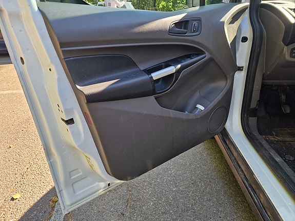 Ford Transit Connect 11 of 13