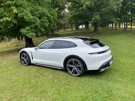 Porsche Taycan 4 11 of 30