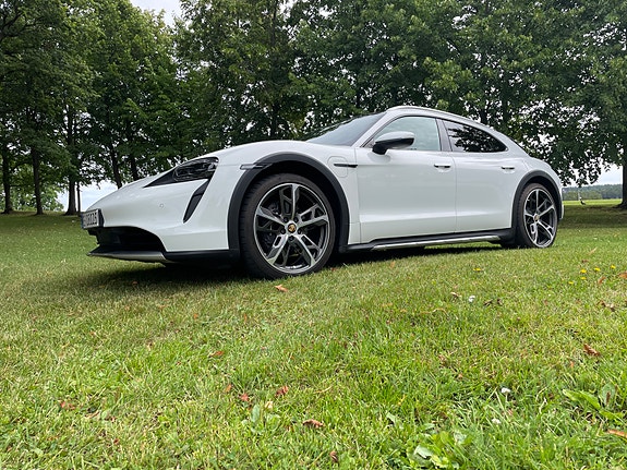Porsche Taycan 4 9 of 30