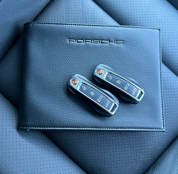 Porsche Taycan 4 4 of 30