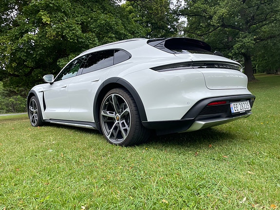 Porsche Taycan 4 13 of 30