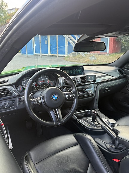 BMW M4 9 of 18