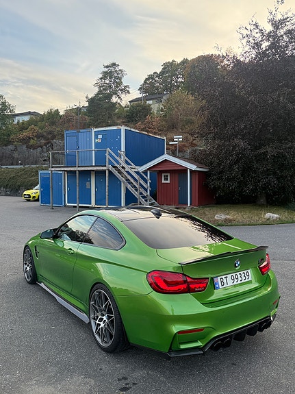 BMW M4 3 of 18
