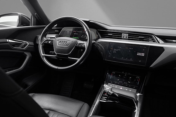 Audi e-tron Sportback 23 of 27