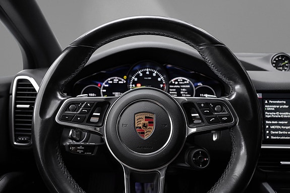 Porsche Cayenne 24 of 30