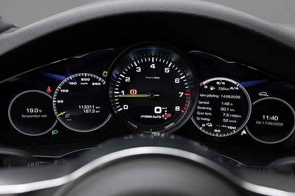 Porsche Cayenne 25 of 30