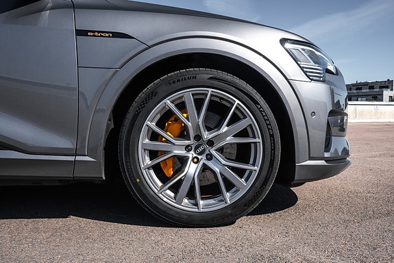 Audi e-tron Sportback 7 of 30
