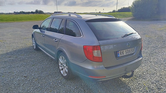 Skoda Superb 9 of 30