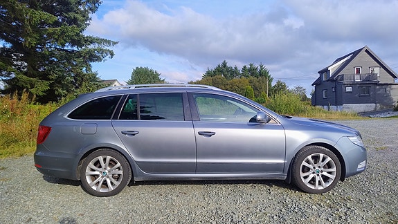 Skoda Superb 2 of 30