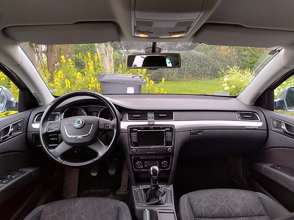 Skoda Superb 16 of 30