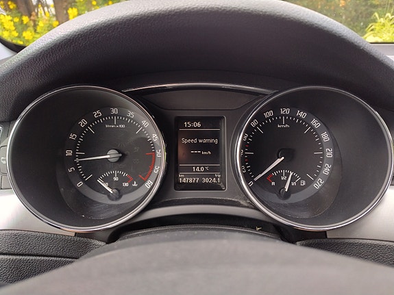 Skoda Superb 17 of 30