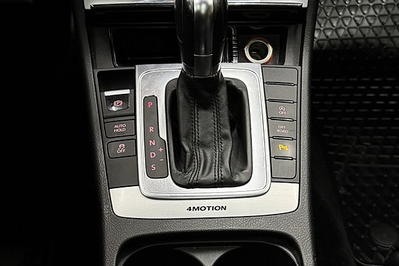 Volkswagen Passat 22 of 30
