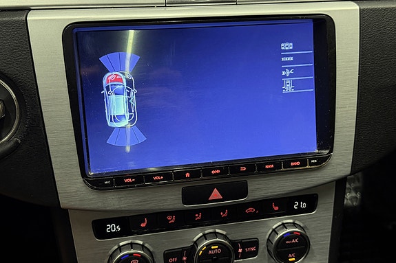 Volkswagen Passat 25 of 30