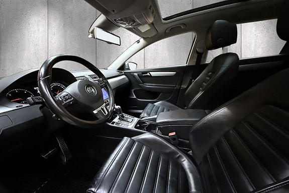 Volkswagen Passat 10 of 30