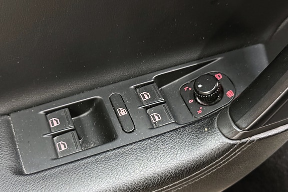 Volkswagen Passat 29 of 30