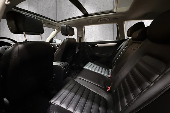 Volkswagen Passat 14 of 30