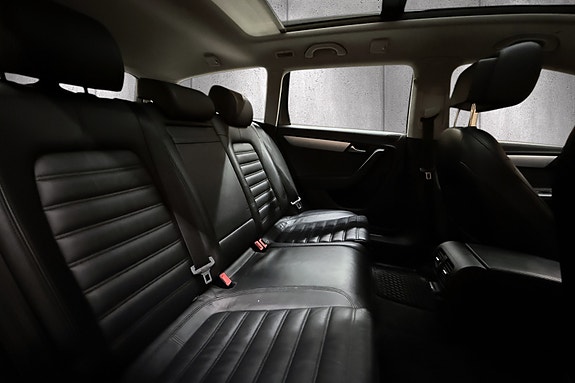 Volkswagen Passat 17 of 30