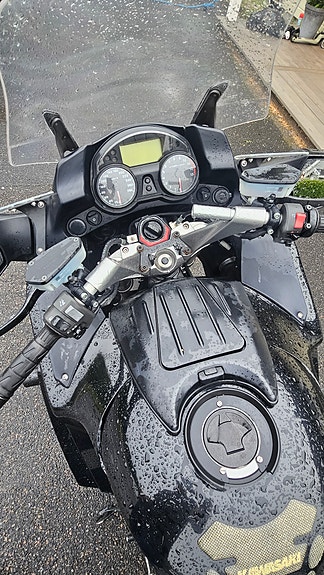 Kawasaki GTR 1400 5 of 7