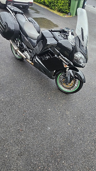 Kawasaki GTR 1400 6 of 7